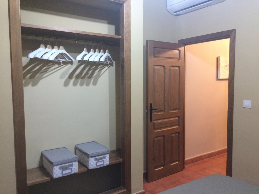 Apartamentos Coliseo Толедо Экстерьер фото